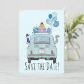 Invitation Enregistrez la Date Gay Couple dans Fiat 500. (Debout devant)