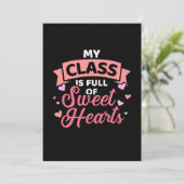 Invitation Enseignant Ma Classe Est Pleine De Coeurs Doux (Debout devant)