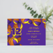 Invitation équipe d'or violet couleurs basket-ball anniversai (Debout devant)
