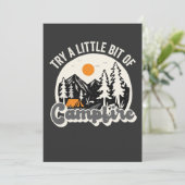 Invitation Essayez un peu de Randonnée Drôle de Feu de Camp (Debout devant)