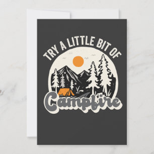 Invitation Essayez un peu de Randonnée Drôle en Plein Air Feu