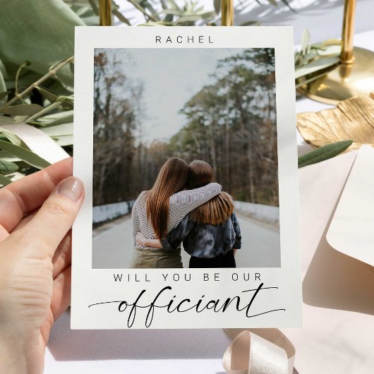 Invitation Êtes-vous notre célébrant minimal photo moderne