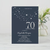 Invitation Étoiles Blanches Simples Fête d'Anniversaire 70 an (Debout devant)