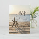 Invitation Étoiles de mer Plage de sable Script RSVP (Debout devant)