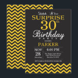 Invitation Étonnez le 30ème Chevron noir et jaune<br><div class="desc">Étonnez la 30ème invitation d'anniversaire avec Chevron noir et jaune. Tableau. Anniversaire adulte. Invitation d'anniversaire d'homme ou de femmes. Pour davantage de personnalisation,  cliquez sur svp la "personnaliser il" bouton et utilisez notre outil de conception pour modifier ce modèle.</div>