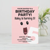 Invitation Excitée Visage Anniversaire (Debout devant)