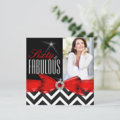 Invitation Fabuleux 60 Rouge Chevron Noir Blanc Anniversaire (Debout devant)