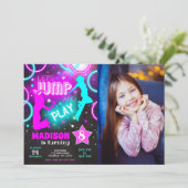 Invitation Faisons sauter Bounce Neon Trampoline Park Anniver (Debout devant)