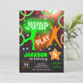 Invitation Faisons sauter Bounce Neon Trampoline Park Anniver (Debout devant)