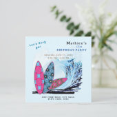 Invitation Faisons une fête d'anniversaire de surf de plage d (Debout devant)