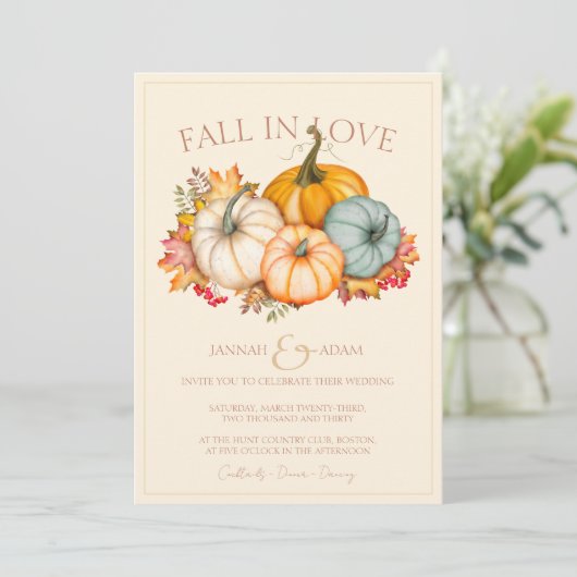 Invitation Fall in Love Terracotta Automne Citrouille Mariage (Debout devant)