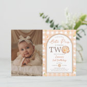 Invitation Fall Little Cutie Pie est deux photos d'anniversai (Debout devant)