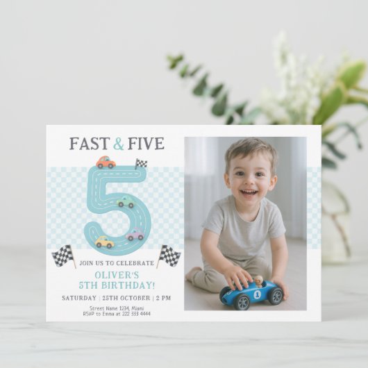 Invitation Fast Car 5th Birthday Party Theme (Debout devant)