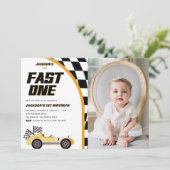 Invitation Fast One Yellow Race Car fête d'anniversaire (Debout devant)