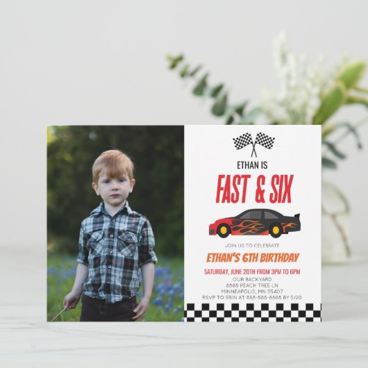 Invitation Fast & Six Red Flame Race Car 6e fête d'anniversai (Debout devant)