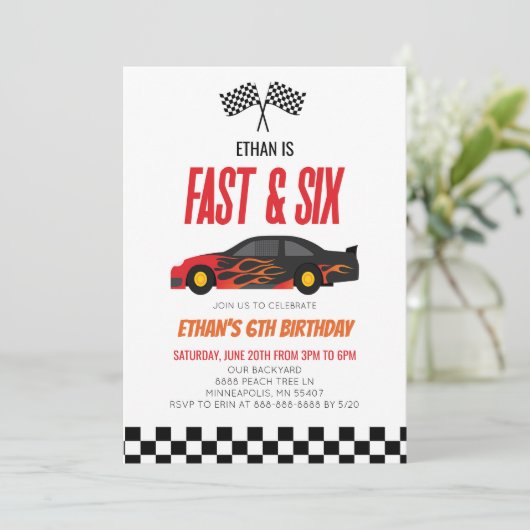 Invitation Fast & Six Red Flame Race Car 6e fête d'anniversai (Debout devant)