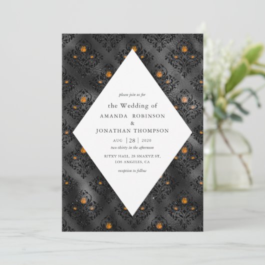Invitation Faux Foil orange et noir Mariage damassé (Debout devant)