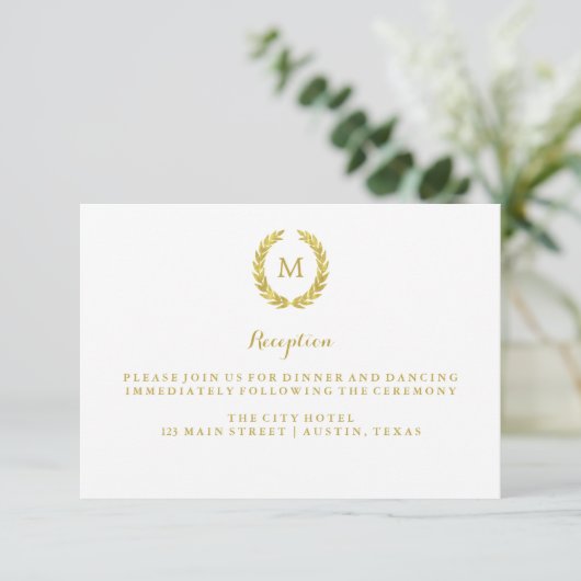 Invitation Faux Gold Foil Laurel Wreath Monogram Réception (Debout devant)