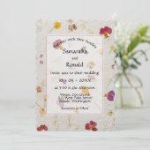 Invitation Faux Pressé Fleurs Mariage de style papier (Debout devant)