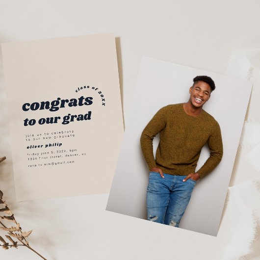 Invitation Félicitations à notre Grad Simple Graduation Invit