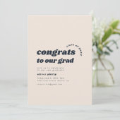 Invitation Félicitations à notre Grad Simple Graduation Invit (Debout devant)