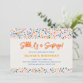 Invitation Festif Amusement Surprise fête d'anniversaire (Debout devant)