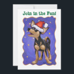Invitation Festive de nuit étoilée Chihuhua à Santa Hat<br><div class="desc">Animale Parade Festive Chihuahua Dog Christmas Party Invitation présente notre art original d'un Chihuahua mignon noir et bronzé décoré pour les vacances avec un chapeau de Père Noël rouge vif sur la tête et une couronne de saint vert festif sur son cul avec un arc rouge joyeux sur le dos....</div>