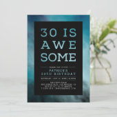 Invitation Fête d'anniversaire 30 ans Typography Moderne Teal (Debout devant)