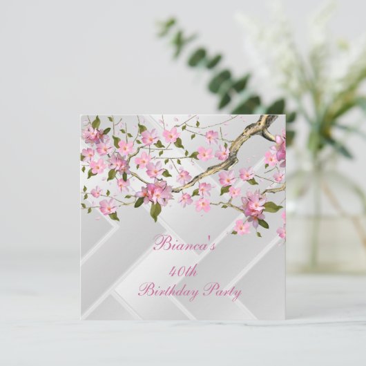 Invitation Fête d'anniversaire 40 ans Fleurs Blanches Et Rose (Debout devant)