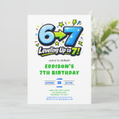Invitation Fête d'anniversaire 6 7 Seven tendance (Debout devant)