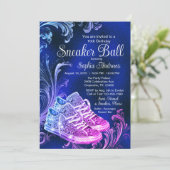 Invitation Fête d'anniversaire à thème chaussure violette ble (Debout devant)