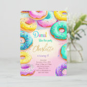 Invitation Fête D'Anniversaire Bleu Et Vert De La Donut (Debout devant)