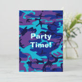 Invitation Fête d'anniversaire camouflage bleu foncé et viole (Debout devant)
