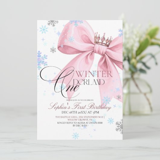 Invitation Fête d'anniversaire de 1 an avec un nœud rose hive (Debout devant)