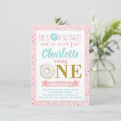 Invitation Fête d'anniversaire de 1 an de Girl Donut (Debout devant)