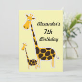 Invitation Fête d'anniversaire de 7 ans de mignons girafes en (Debout devant)