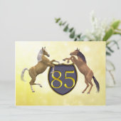 Invitation fête d'anniversaire de 85 ans élevant des chevaux (Debout devant)