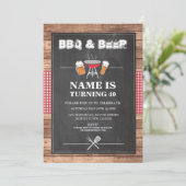 Invitation Fête d'anniversaire de BBQ de bières et (Debout devant)