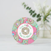 Invitation Fête d'anniversaire de beignet de Mlle It de (Debout devant)