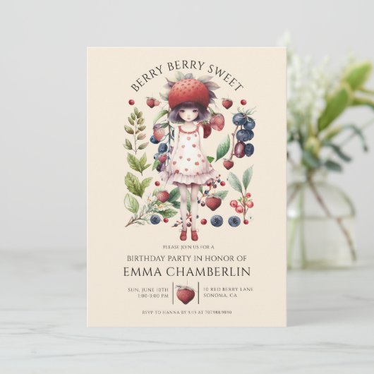 Invitation Fête d'Anniversaire de Berry Sweet Girl Whimsical (Debout devant)