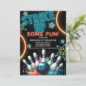 Invitation Fête d'anniversaire de bowling néon amusante (Debout devant)