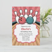 Invitation Fête d'anniversaire de bowling pour filles rétro (Debout devant)