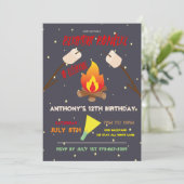 Invitation Fête d'anniversaire de Campout de feu (Debout devant)