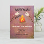 Invitation Fête d'anniversaire de Campout de feu (Debout devant)