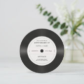 Invitation Fête d'anniversaire de disque vinyle rétro (Debout devant)