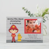 Invitation Fête d'anniversaire de Firetruck de garçon de (Debout devant)