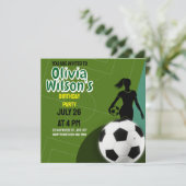 Invitation Fête d'anniversaire de football, joueuse de footba (Debout devant)