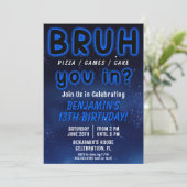 Invitation Fête d'anniversaire de garçon BRUH dans l'espace (Debout devant)