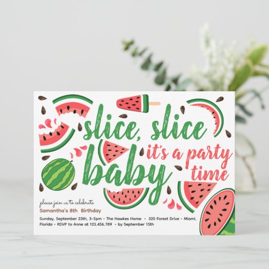 Invitation Fête d'anniversaire de la petite pastèque tranchée (Debout devant)