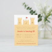 Invitation Fête d'anniversaire de la plage de Sandcastles (Debout devant)